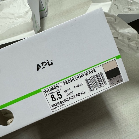 APL Techloom Wave Sneakers in Warm Silk/Black/Speckle. - Picture 12 of 13
